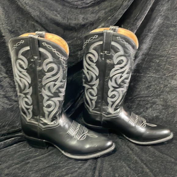 DAN POST Milwaukee round toe black leather cowboy boots. Size: 9 1/2 - Picture 4 of 11